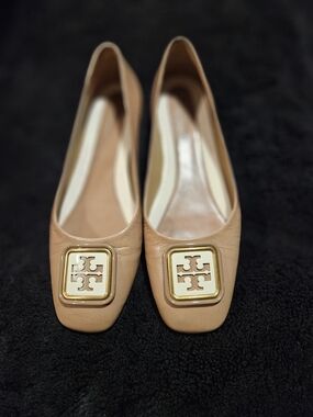 Tory Burch Nude Tan Leather Ballet Flats with Gold Logo Plaque